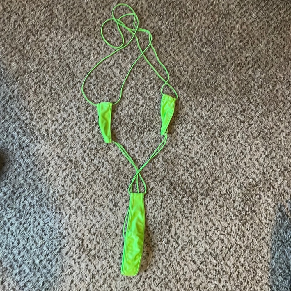 Sling shot tong